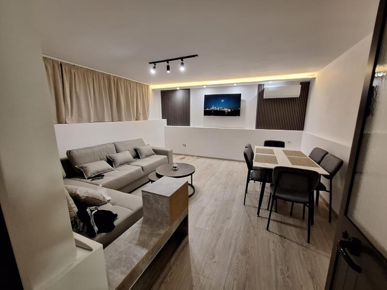 Flowers Guesthouse 티라나 외부 사진